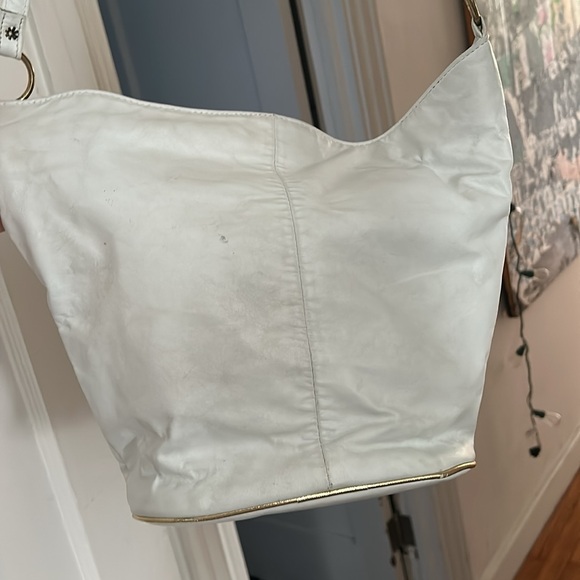 Vintage white leather gold lion studded bucket bag - Picture 2 of 9